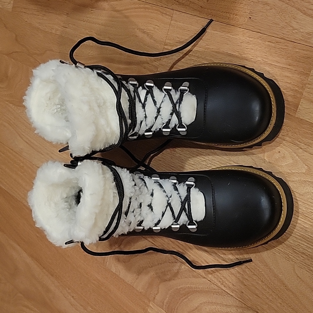 BERNARDO Womens boots